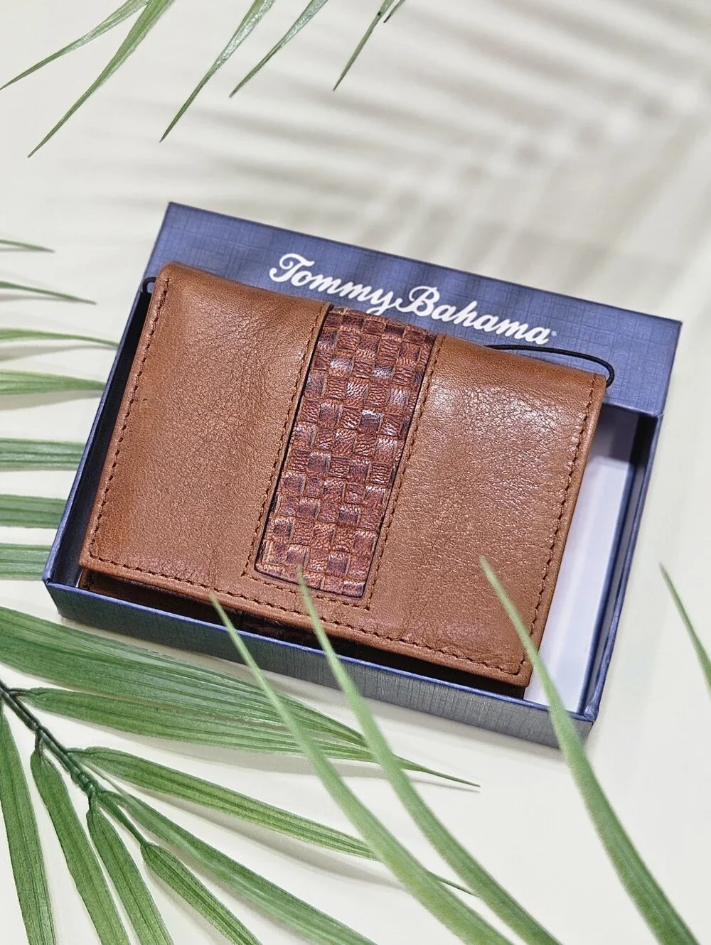 Tommy Bahama Brown Trifold Woven Inlay Wallet Boho Vacation Beach Summer Spring